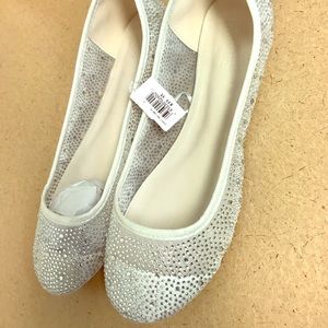 NWT David’s Bridal Rhinestone Flats